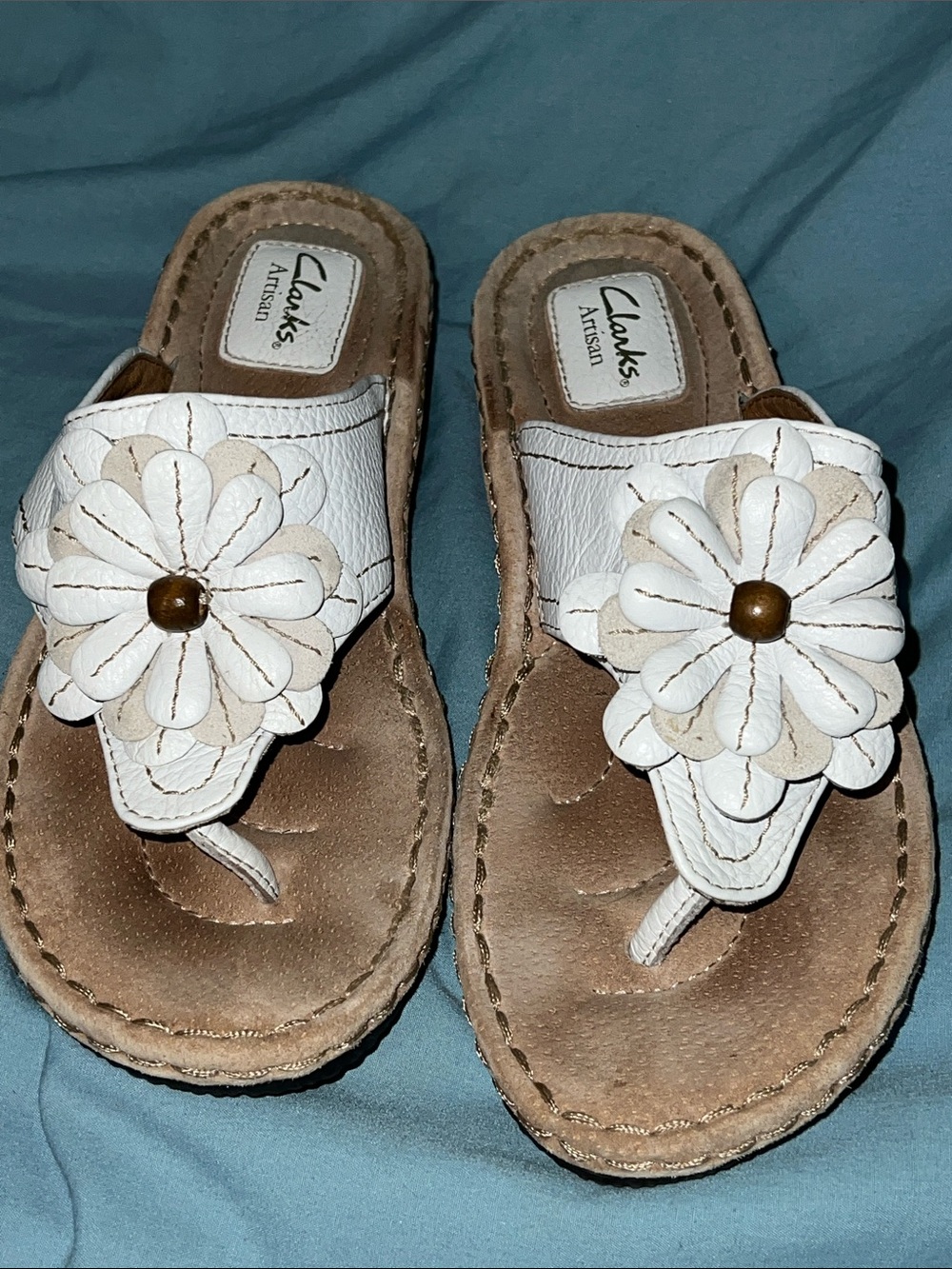 Clarks Artisan Collection White Floral Slip On Slide Comfort Sandals SZ 7 1/2